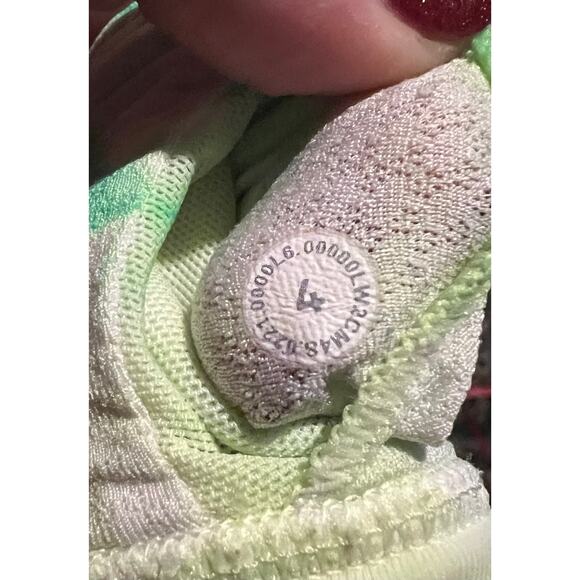 Lululemon Energy Bra High Neck  Sz 4 Dual Shibori Print Florescent Green VGUC - Picture 7 of 7